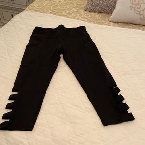Kiava cropped leggings with cut outs